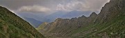 55 Vista panoramica scendendo dal sent. 107A la Val Pianella